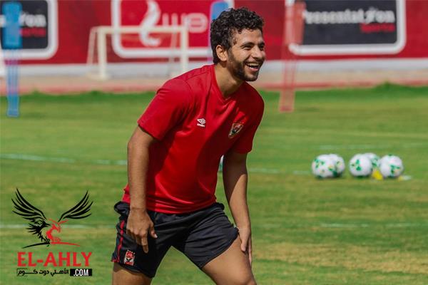 Mohamed Mahmoud performs knee cartilage surgery