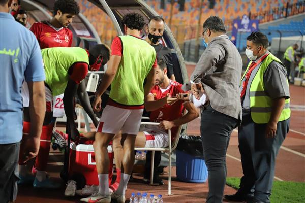 لحظات من الألم والتفاف اللاعبين في صور إصابة محمود متولي