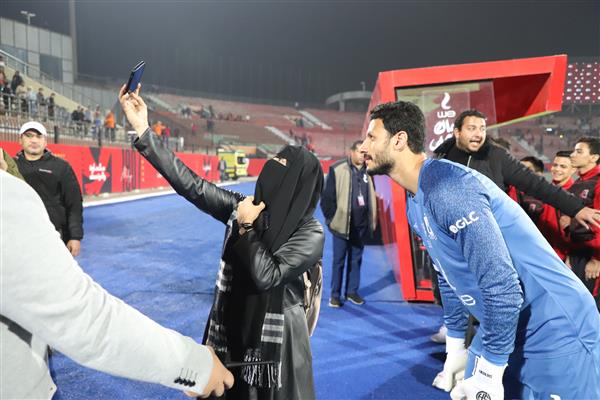 سيلفي الشناوي وتحية الجماهير في أبرز لقطات كواليس مباراة الأهلي والمقاصة
