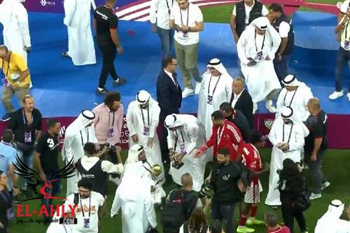 منظمو مباراة القمة في الإمارات يتسببون في تحطيم كأس السوبر