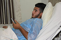 محمد حسن بعد إجراء عملية الرباط الصليبي