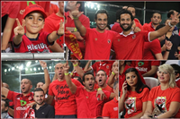 صور حضور أحمد فهمي مع جماهير الأهلي في مباراة السوبر