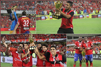 إحتفال لاعبي الأهلي بالتتويج بلقب السوبر المصري