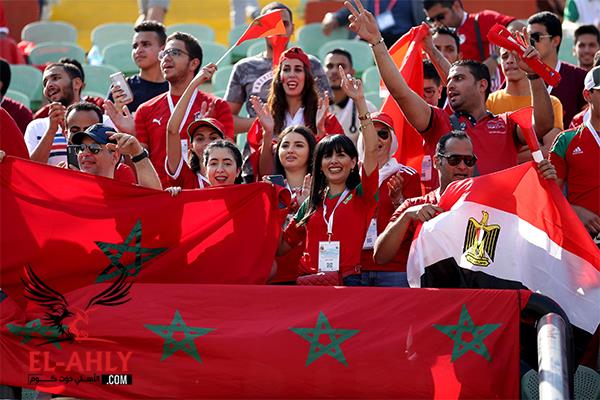 «شكرا لأهل مصر».. شباب وفتيات الجماهير المغربية يشعلوا مدرجات ملعب السلام في كأس الأمم